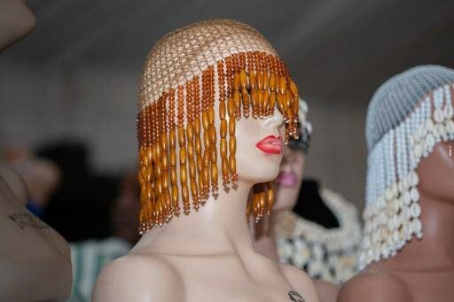 Coiffe en perles africaines