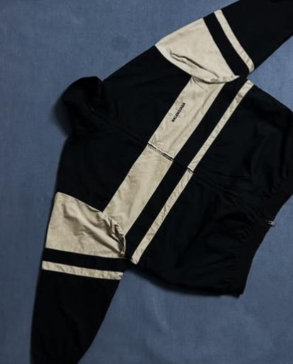 Balenciaga BB jumper size: ML 