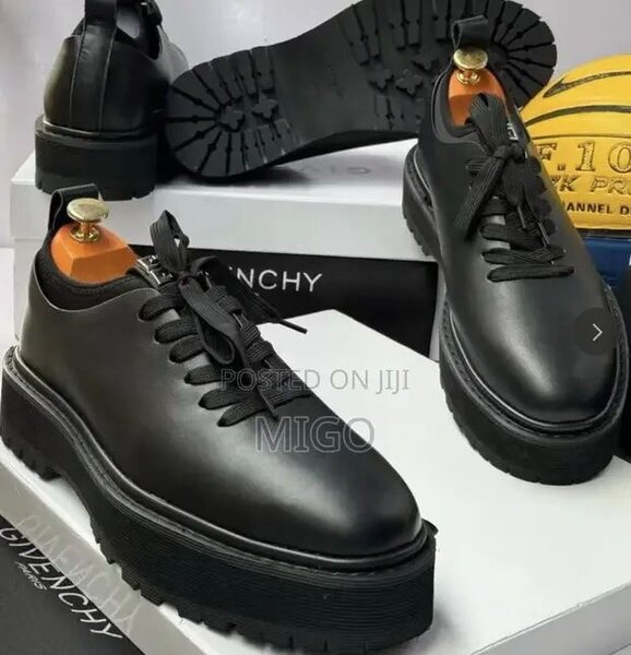 Chivenchy chaussure homme