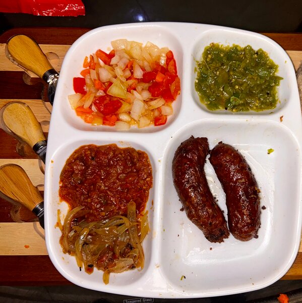 Saucisses de bœuf avec attiéké