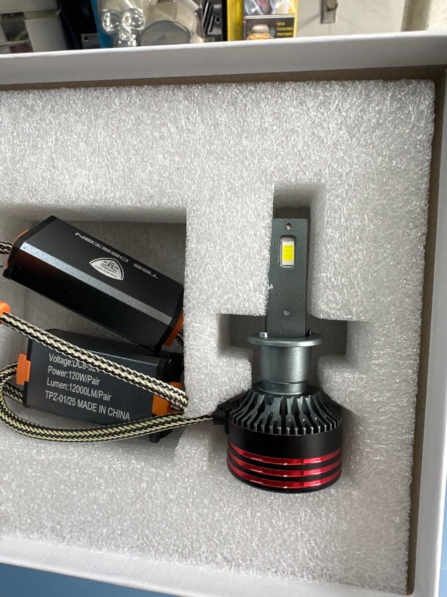 Лед лампа  Tobys