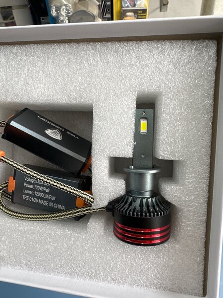 Лед лампа  Tobys