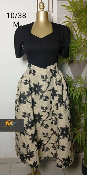 Robe élégante noire et blanche