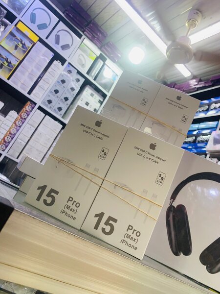 Original iPhone 15,16 series charger