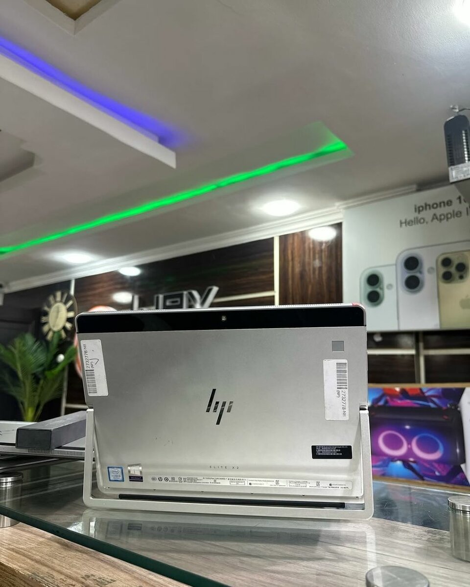 HP Elite X2 Core i7 8GB RAM 256gig