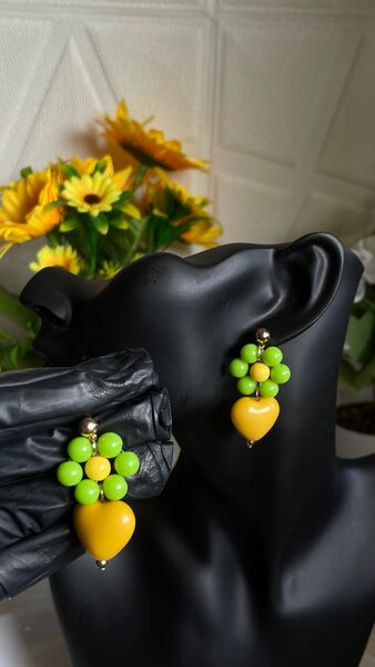Flower statement earring