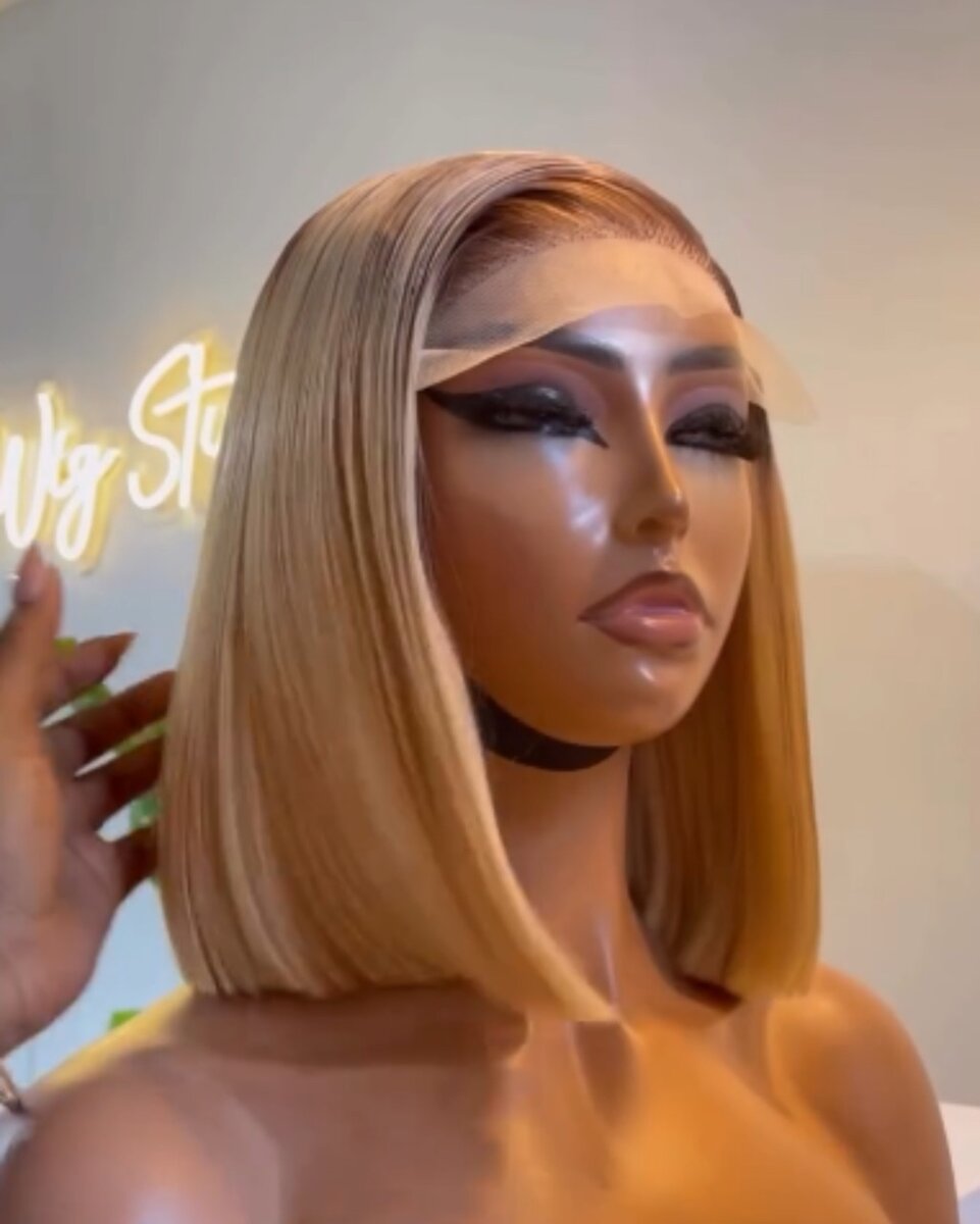 The wig and straight to the shoulder 1