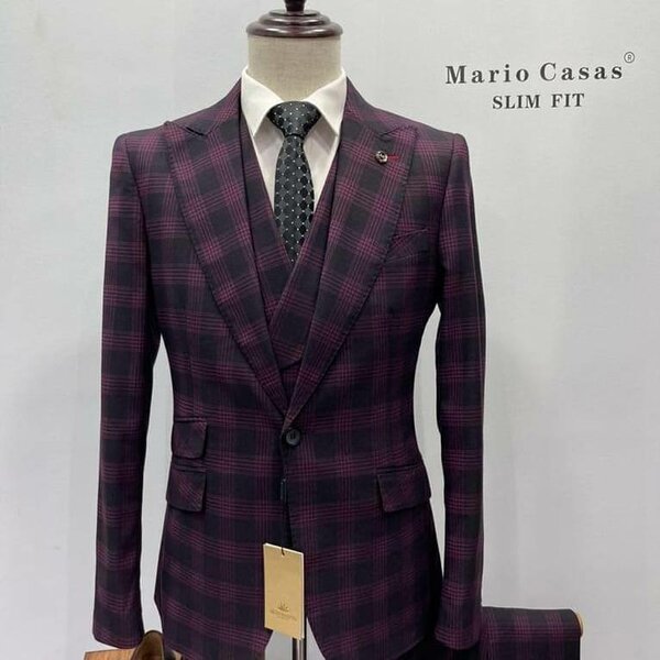 DOUBLE BREASTED SUIT