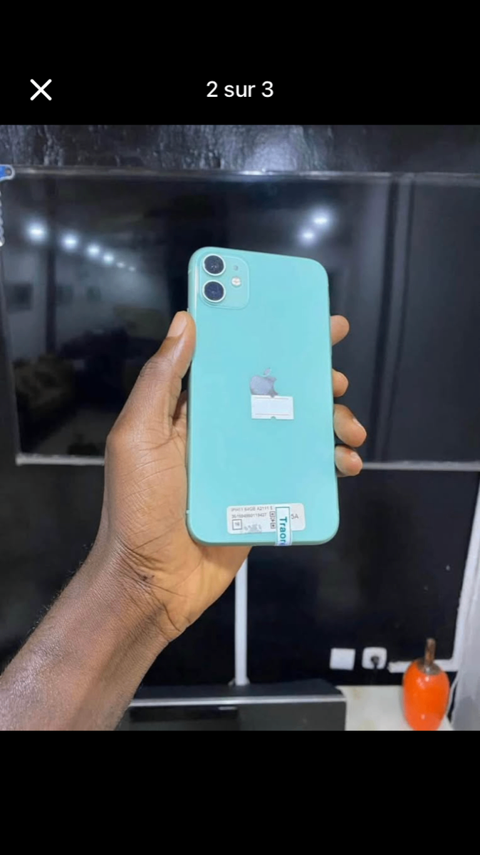 IPHONE 11 simple CASI neuf