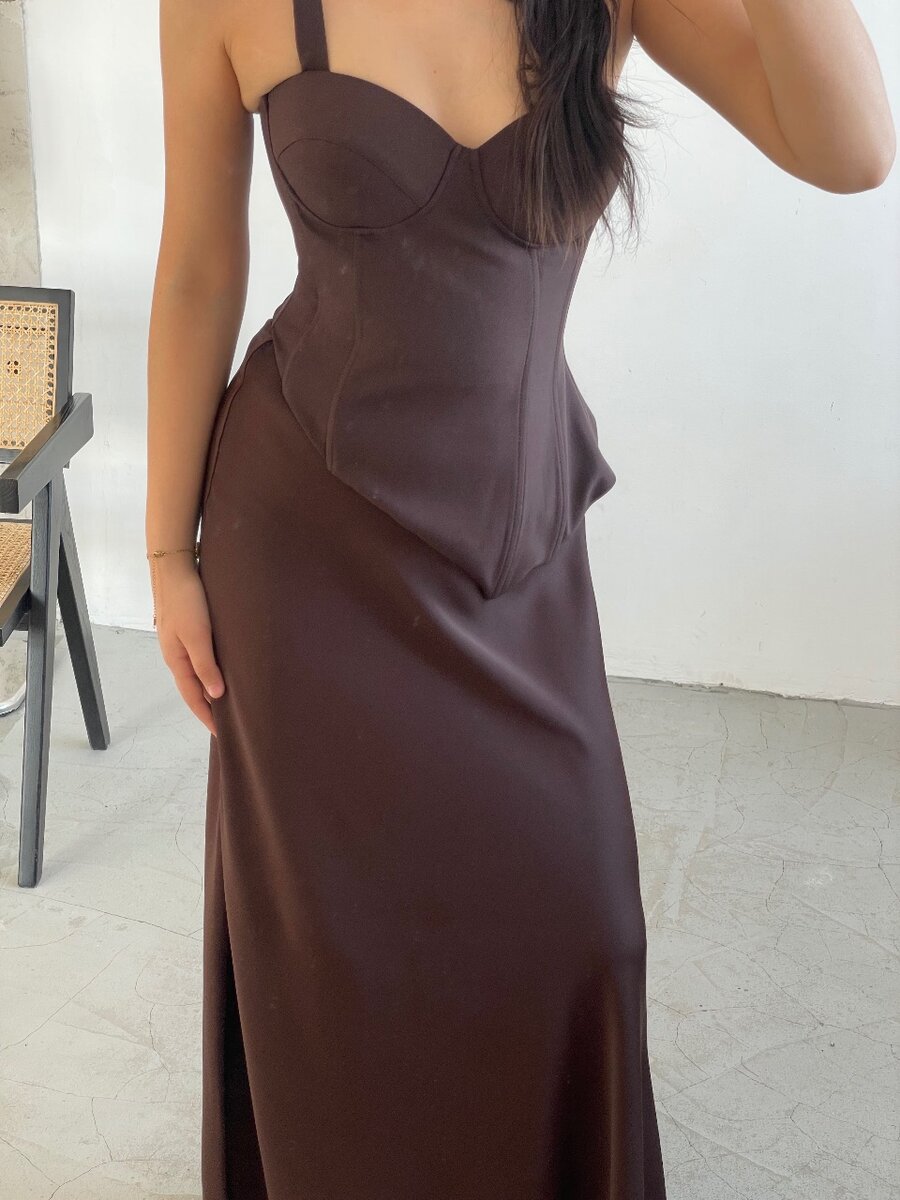 Атласная юбка и корсет