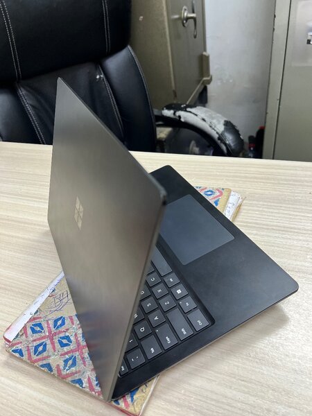 Surface laptop 5