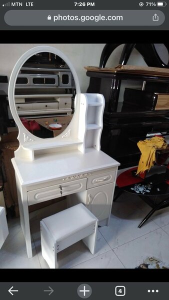 Foreign dressing mirror