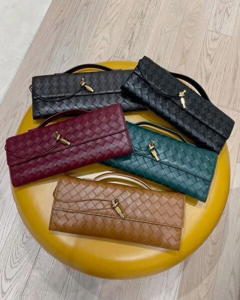 Pochette tissée élégante
