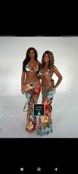 Bikini fleuri avec paréo