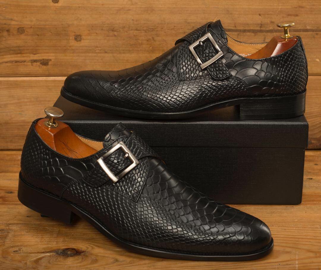 Chaussures en cuir noir élégant