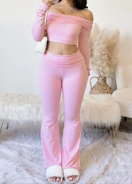 Tenue Femme Épaules Dénudées