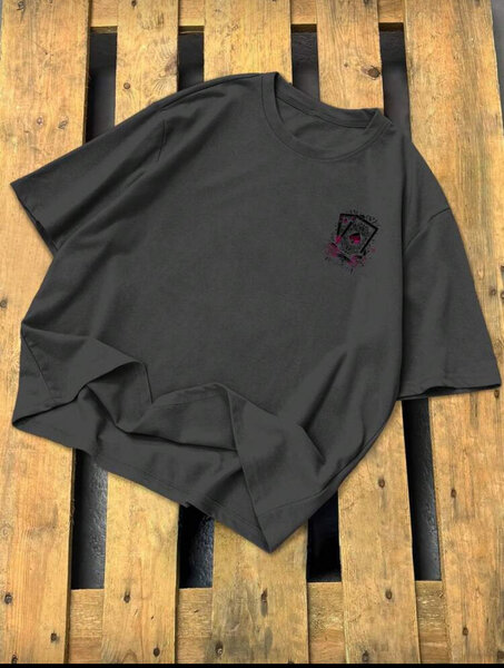 T-shirt noir design cartes