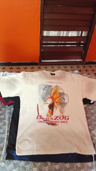 T-shirts graphiques tendance