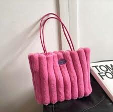 Sac fourrure doux et chic