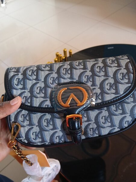 Sac à main élégant en cuir