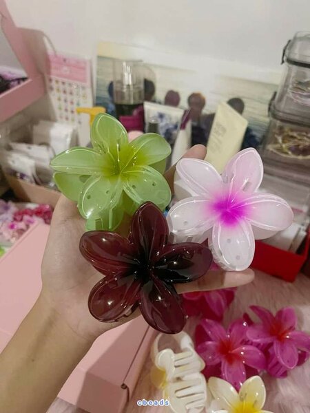 Barrette en forme de fleurs