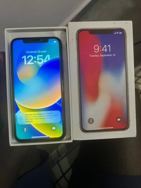 iPhone X Noir 64 Go