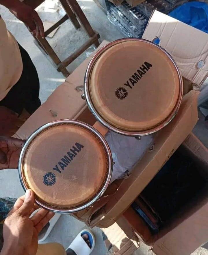 Bongos Yamaha en bois + stand