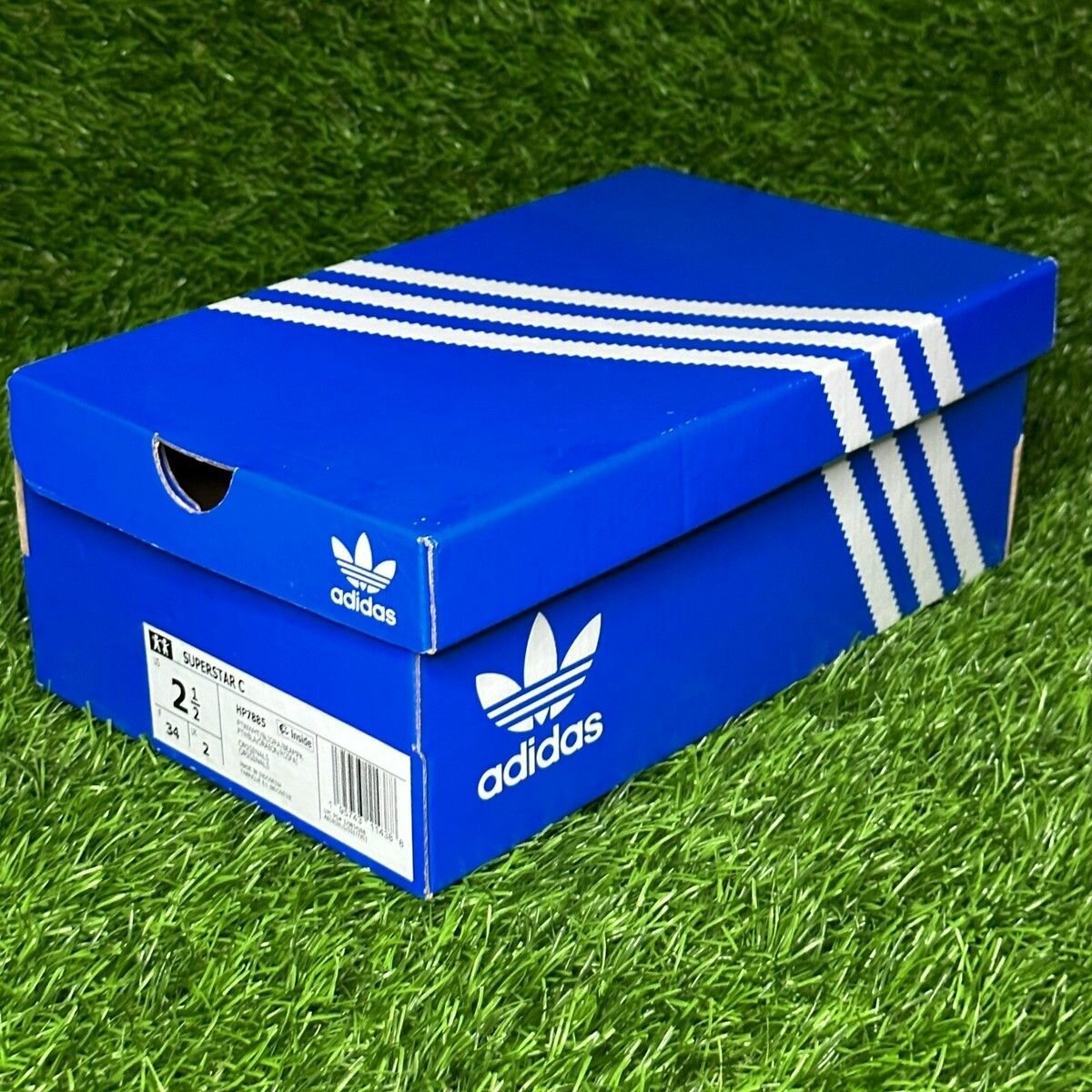 Boîte à chaussures Adidas