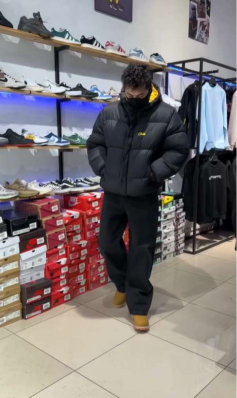 Пуховик Corteiz