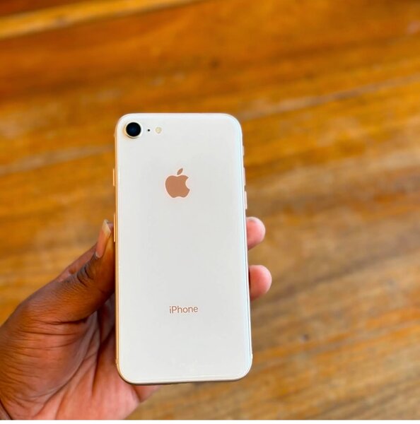 iPhone 8 64 gb used from UK