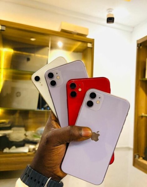 IPHONE 11