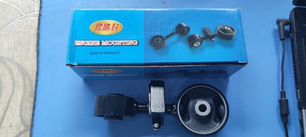 Подушка двигателя