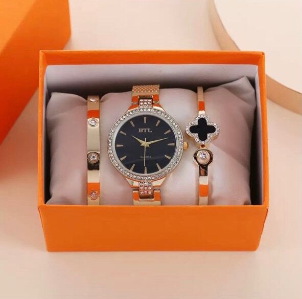 Necklaces and all kinds of jewelry