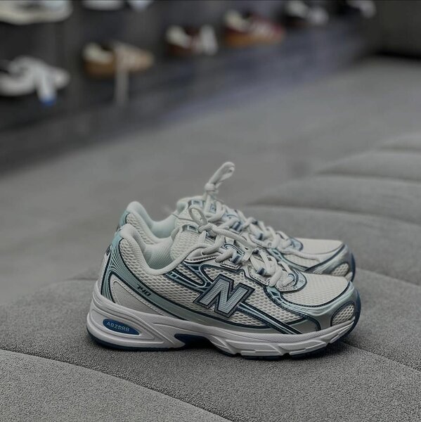 New balance 740