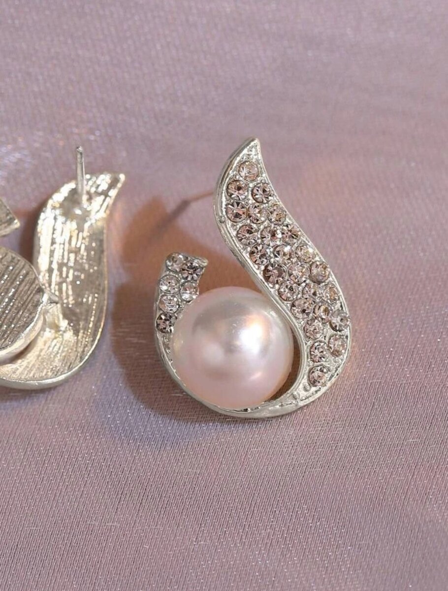 Luxurious Faux Pearl and Rhinestone.