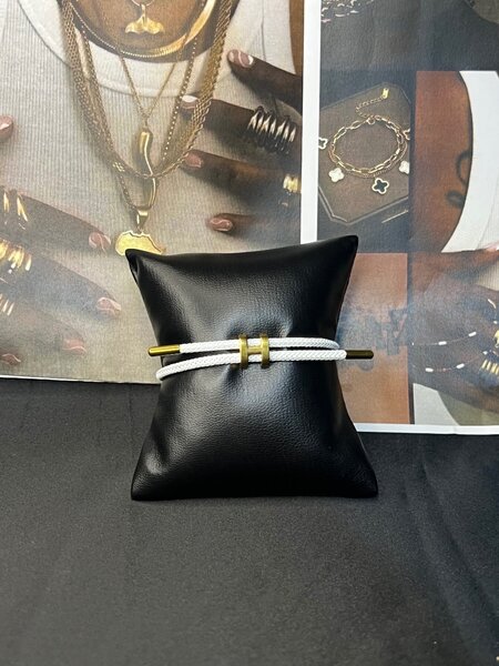 Bracelet minimaliste en corde