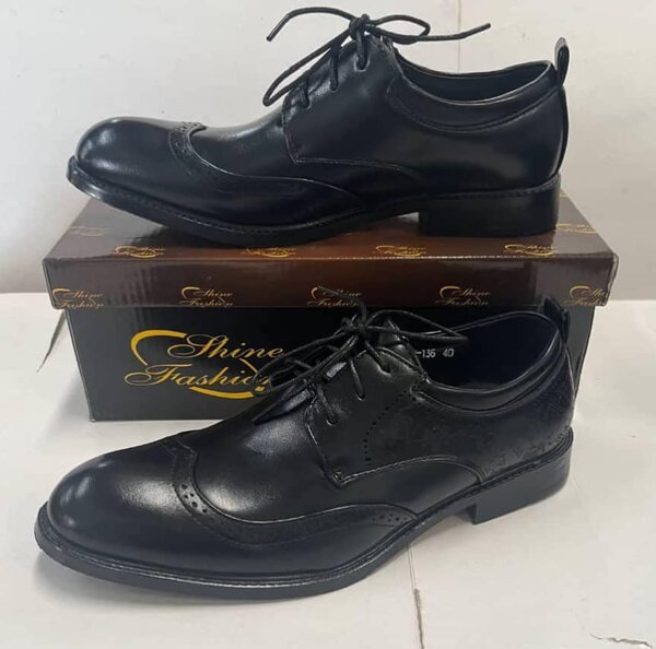 Men's black leather shoes