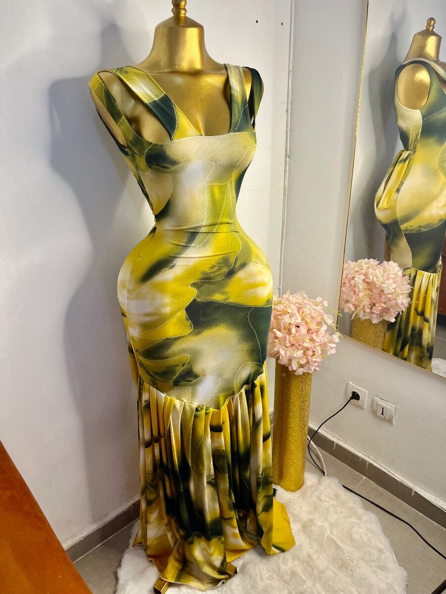 Longue robe jaune sexy