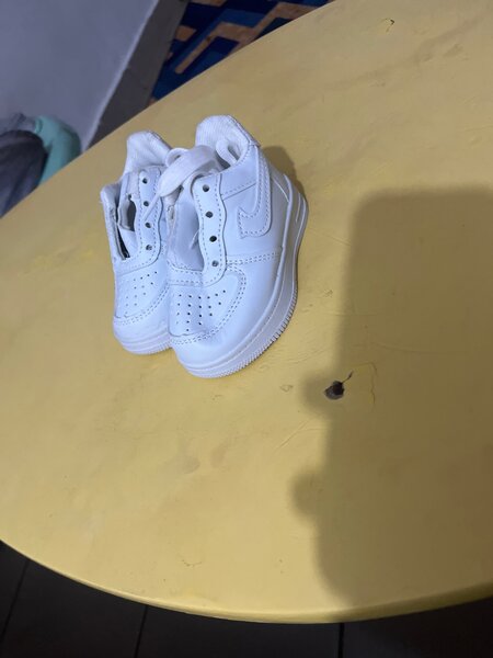 Sneakers Bebe pointure 20