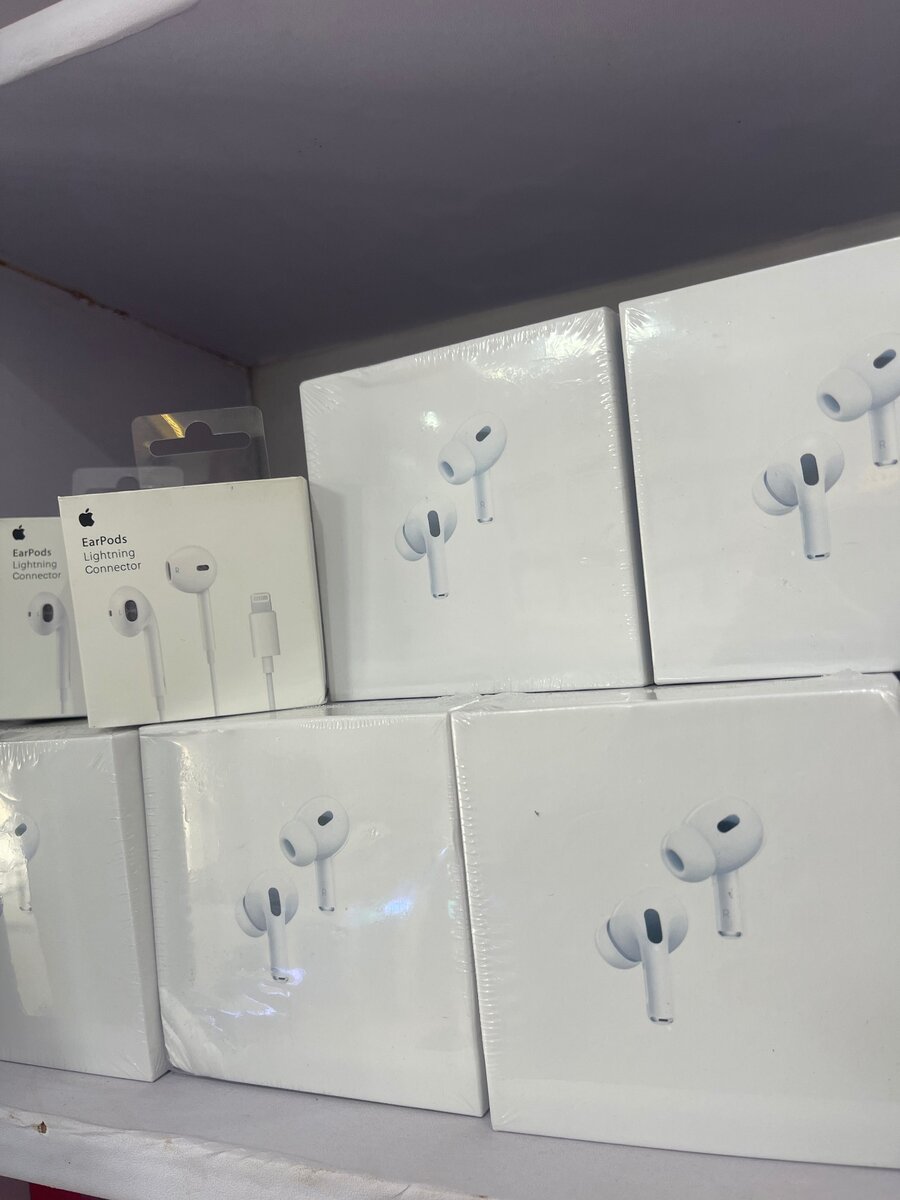 Earpods and AirPods Pro 2