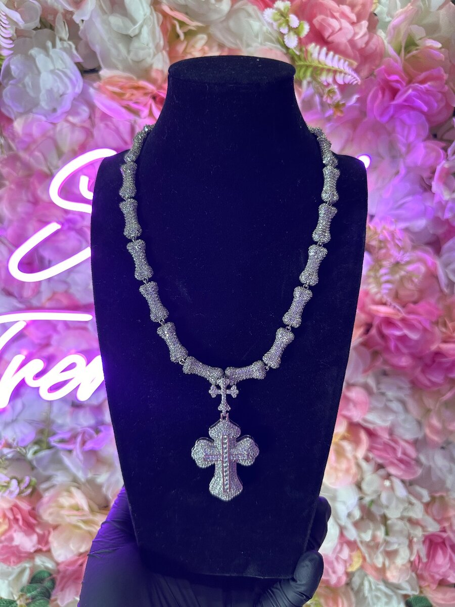 Moissanite necklace & pendant