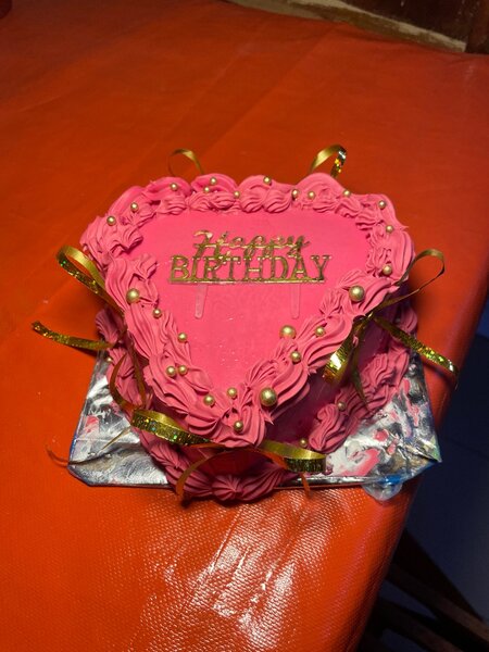 Gâteau d'Anniversaire Cœur Rose