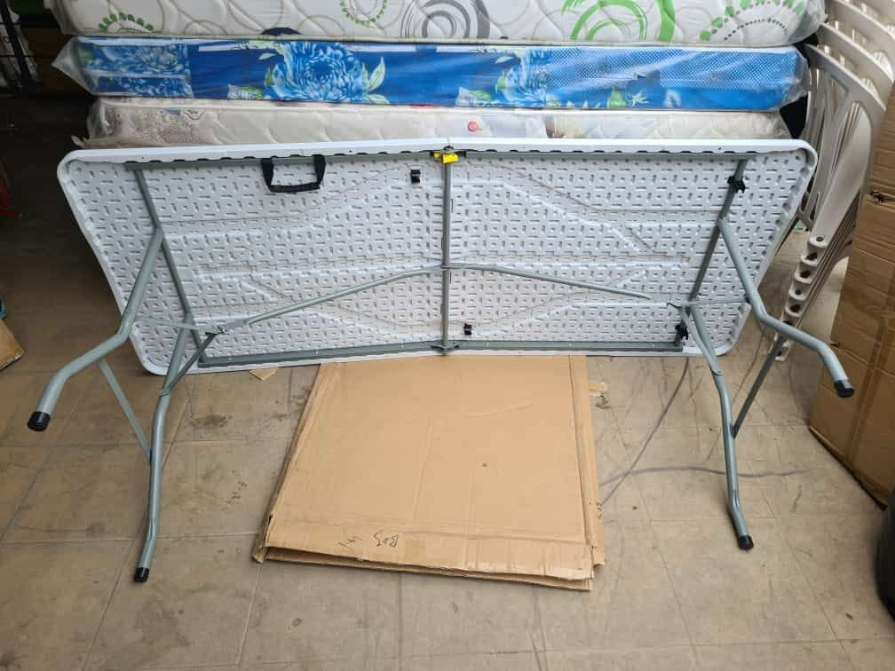 Table pliante portable robuste