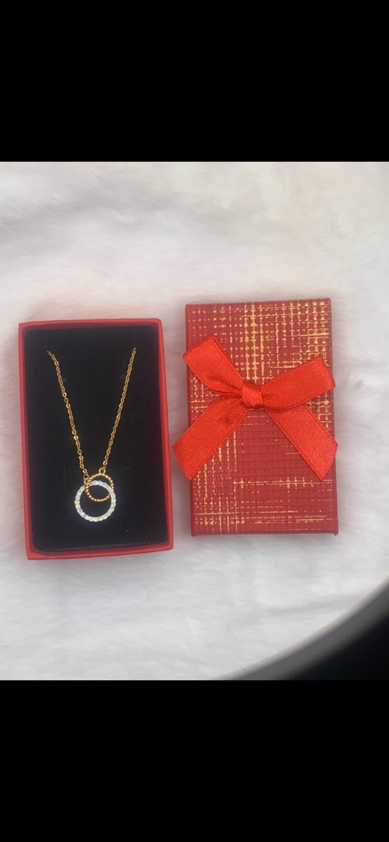 Collier élégant en acier inoxydable