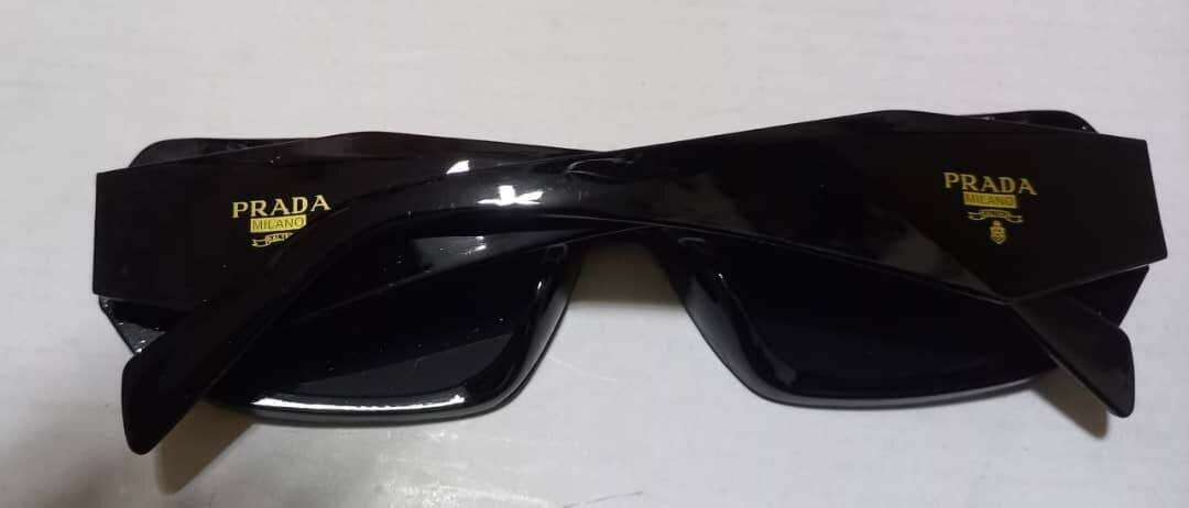 LUNETTES DE SOLEIL PRADA