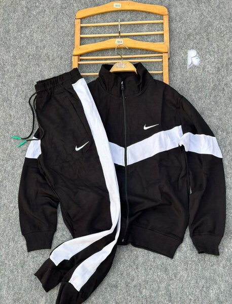 Survêtement de sport Nike moderne