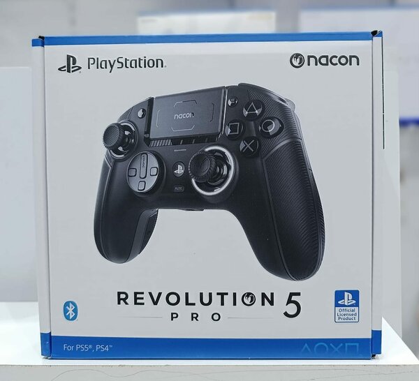 Nacon Manette Revolution Pro 5