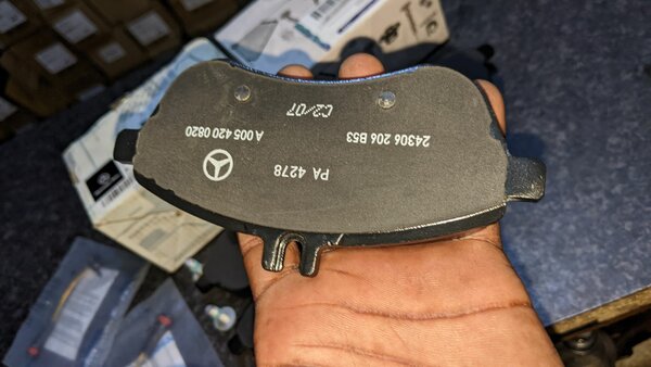 Front Brake Pads BENZ C200 W204 & S204 2015
