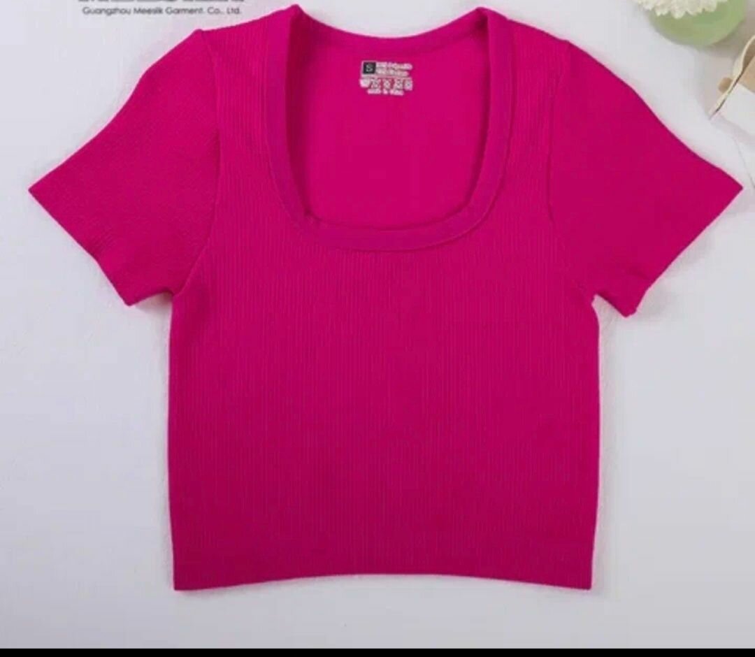 T-shirt court en coton chic