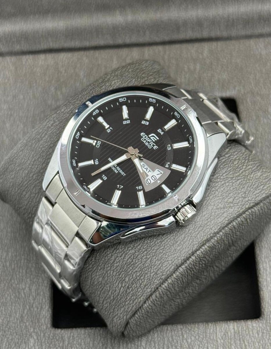 Montre élégante en acier inoxydable